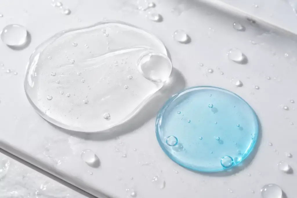 Deep Tissue Regeneration: Why Combining Copper Peptides and EGF Is the Ultimate Skin Architecture Protocol 3 Step-by-step layering technique applying Copper Peptides and EGF onto a clean glass skin surface.